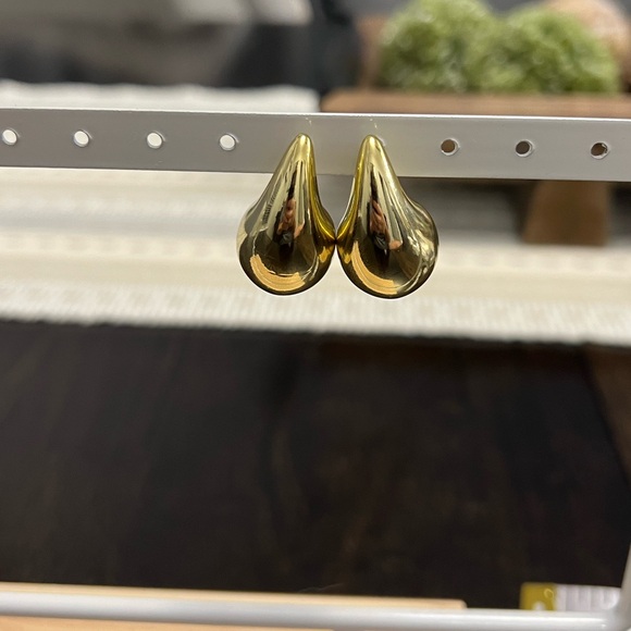 Fantasy Raindrop Earrings - Picture 4 of 4